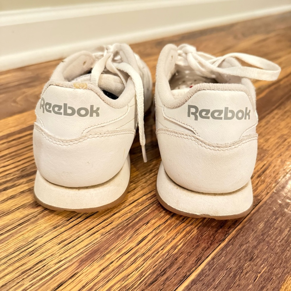 Reebok Classics - Picture 4 of 6